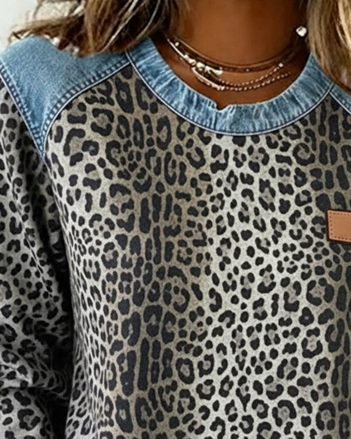 Zéphirine | Sweatshirt Imprimé Léopard en Patchwork Denim
