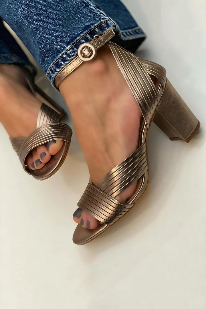 SANDALLES ÉLÉGANTES AVEC BRIDES