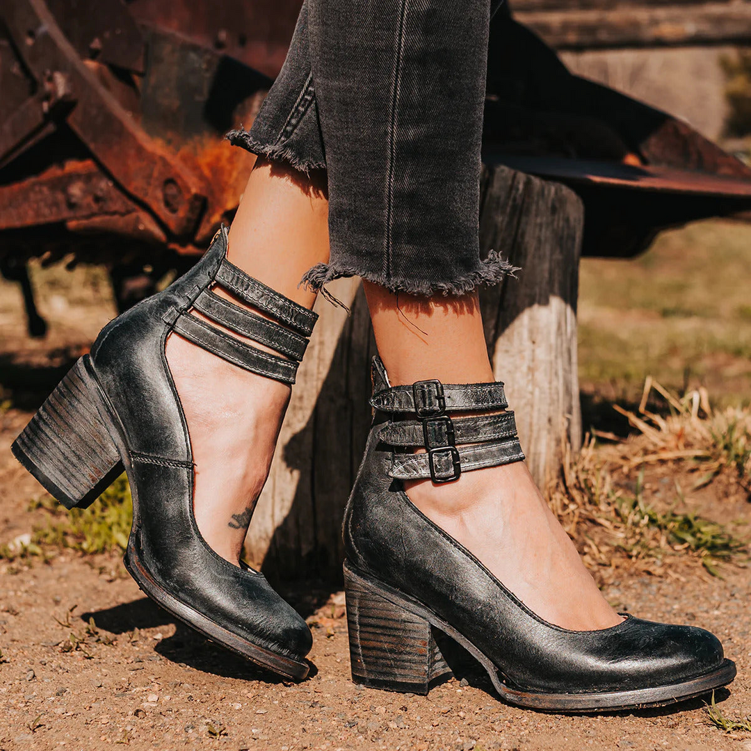 CHAUSSURES COURTES AVEC TALONS ET SANGLES