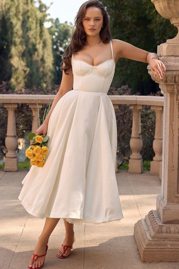 Minerva | Robe Princesse de Luxe à Bretelles Spaghetti